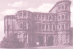 Violett eingef&auml;rbtes schwarz/weiss-Foto von der Porta Nigra in Trier